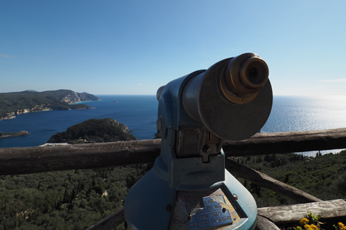 A telescope at Bella Vista view point